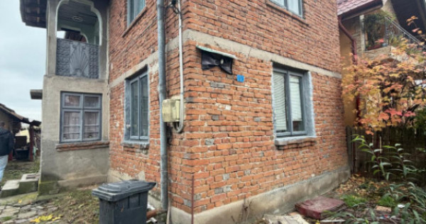 Casa/vila 70mp langa blocuri din caramida , 270mp teren, Fil