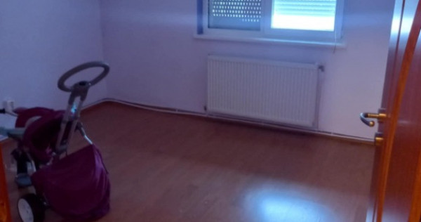 Apartament 3 camere Aleea Cibinului Resita