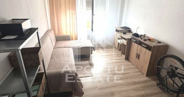 Apartament cu 3 camere, decomandat, etaj intermediar, Cir...