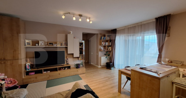 Apartament 3 camere, 2 bai, parcare, zona Terra