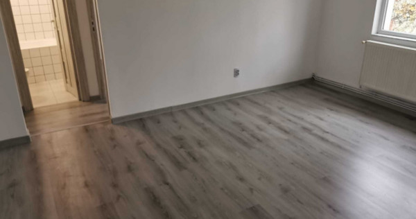 Apartament 3 camere ,zona Grivitei, renovat nou,99000 Euro