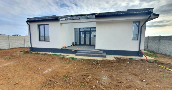 Vila finisata la cheie 4cam fara etaj/intrare com. Bercen...