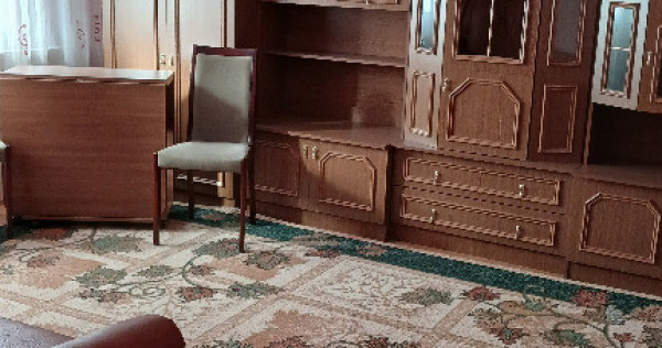 Bd.Bucuresti,apartament 3 camere decomandat,dubla orientare+beci