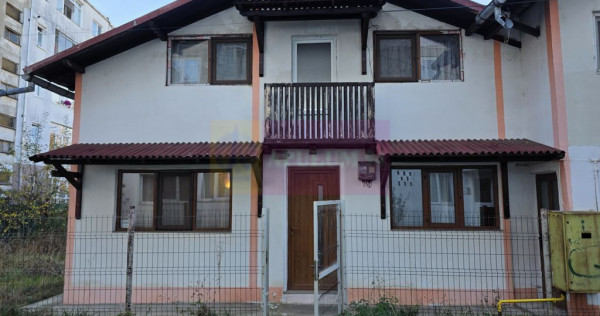 Casa de vanzare cu 3 camere in Campina