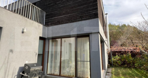 Casă pe o stradă privată în Făget cu teren și panoram?