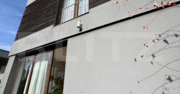 Casă pe o stradă privată &icirc;n Făget cu teren și panoram?