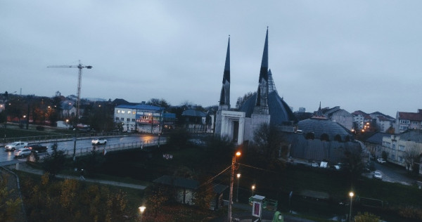 Proprietar vand aparatment cu 3 camere decomandat dorobantilor