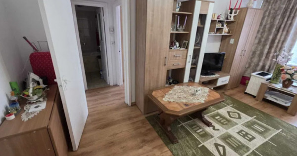 Apartament 3 camere, semidecomandat - zona Astra