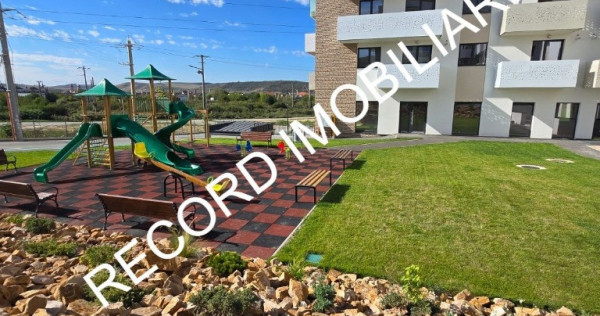 Spatiu comercial, 2 camere, terasa 23 mp, acces din terasa Apahida