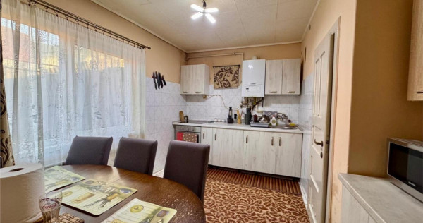 Casa potential: locuire multifamiliala,activitati comerciale