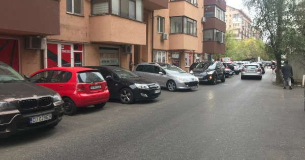 Vand spatiu comercial Militari Residence