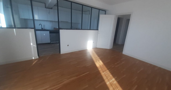 Zona Marul de Aur, 3 camere, etaj 2