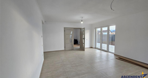 Casa finisaje apreciabile, 500mp teren, Tarlungeni, Brasov