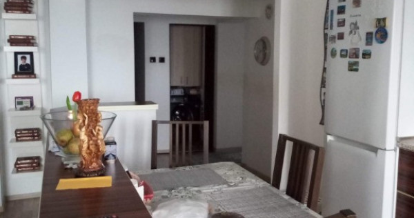 Închiriez apartament 3 camere Bratianu