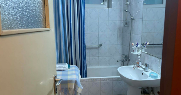Apartament de 3 camere zona Harmanului,