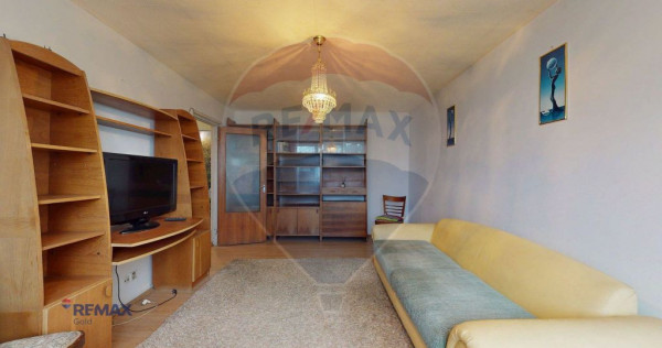 Apartament cu 4 camere de v&acirc;nzare &icirc;n zona Ozana