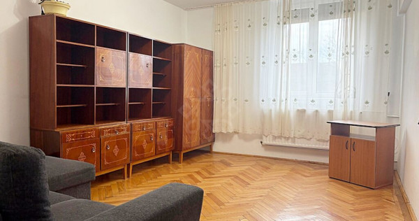 Apartament cu 3 camere pe strada Republicii
