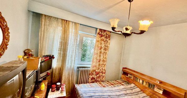 Apartament 3 camere, decomandat,etaj 2 + Garaj