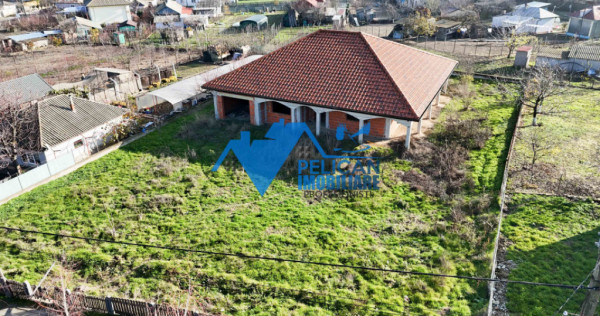 Vila LA ROSU in MAHMUDIA - DELTA DUNARII, teren 1376MP