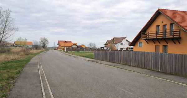 Teren intravilan,constructii,1.400 mp,cartier nou,utilitati,