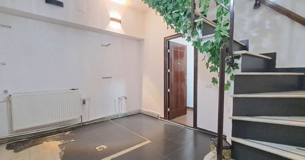 De inchiriat SPATIU STRADAL | Comercial + Birou