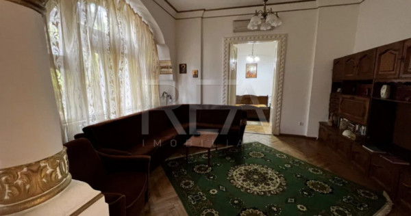 3 Camere | Piata Victoriei | Parter &icirc;n vilă interbelică