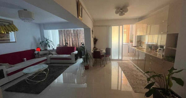 Apartament 4 camere,Micro 18, etaj 3