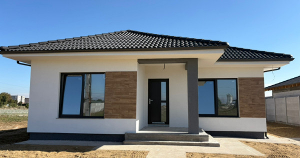 Casa noua panouri solare (utilitati complete) S&acirc;ntandrei spre Oradea