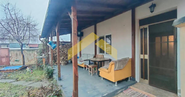 Casa de in zona Parneava