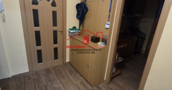 Str. Isaccei - Apartament 3 camere cu centrala pe Gaz!