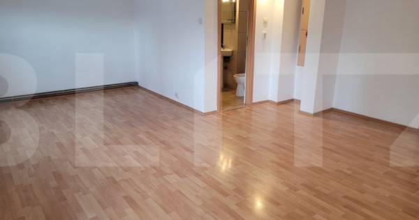 Apartament 4 camere, 100 mp, zona Podgoria-Micalaca