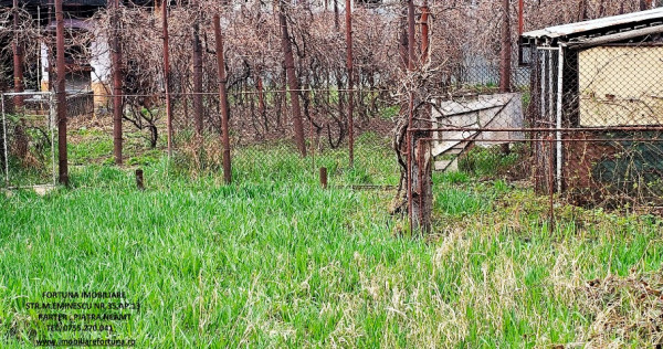 Teren intravilan Piatra Neamt, zona Centrul Scolar"Alexandru Rosca"