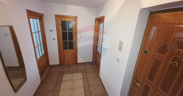 Apartament cu 2 camere de v&acirc;nzare &icirc;n zona 1 Mai