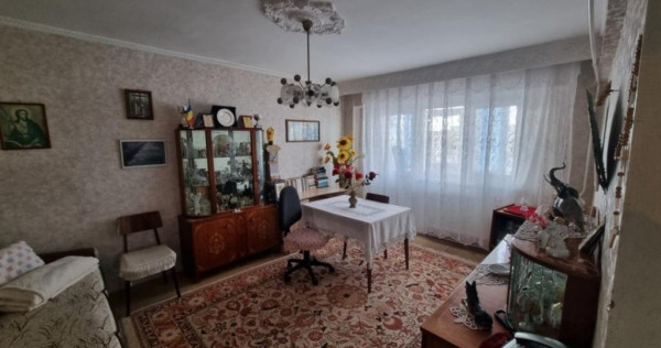 3 camere decomandate zona Bariera, sup 68 mp