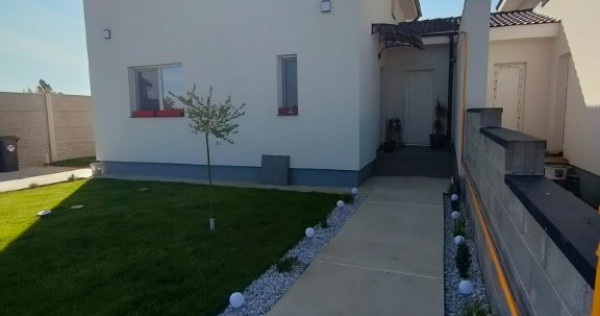 Poziționat intre case,finisaje calitate,duplex,Bucovat Remetea Mare