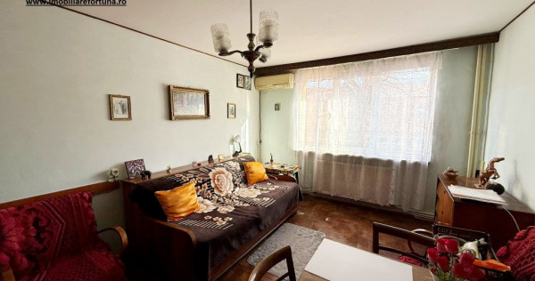 Apartament 2 camere, etaj 1, zona Centrala