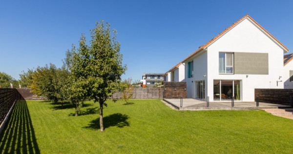 Casa individuala cu 4 camere, 120 mp util plus curte de 700