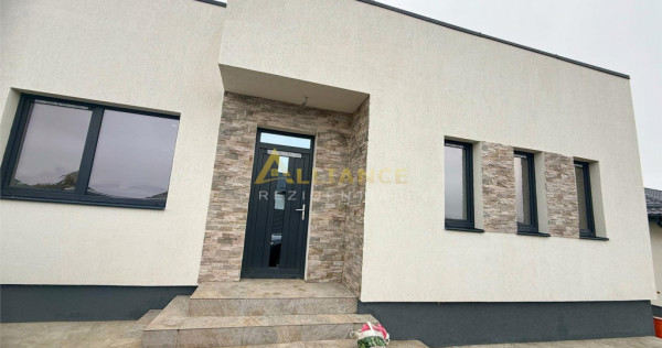 Casa moderna / 4 Camere / 2 Bai / Teren 353 mp