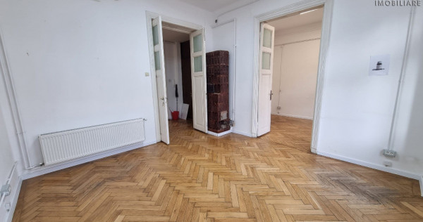 Spatiu birouri 5 camere Bd. Magheru, str. Franklin, 80 mpu, etaj 2