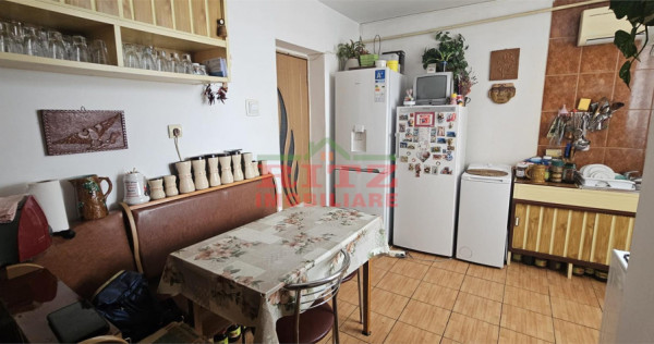 APARTAMENT CU 3 CAMERE,CENTRU !!!!