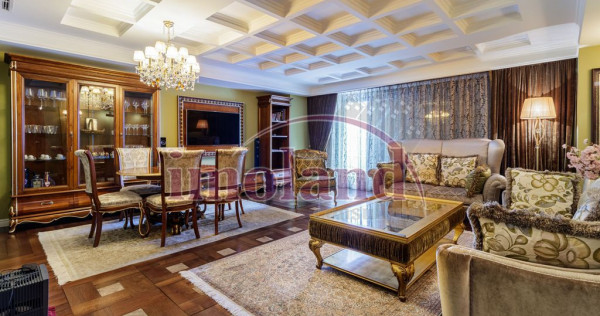 Vanzare- Proprietate splendida cu terasa cu vedere catre ...