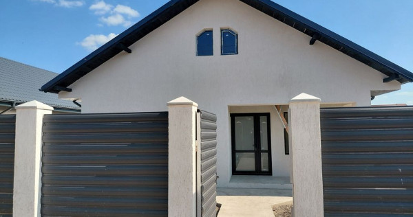 De v&acirc;nzare casă &ndash; Comuna Șendreni, Cartierul Nou