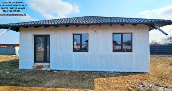 Casa la rosu si teren 615 mp, intr-un cartier de vile, Dumbrava Rosie