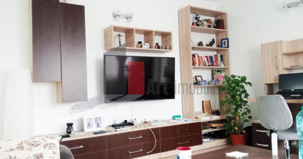 V&acirc;nzare apartament 3 camere cu centrală Apărătorii Pa...