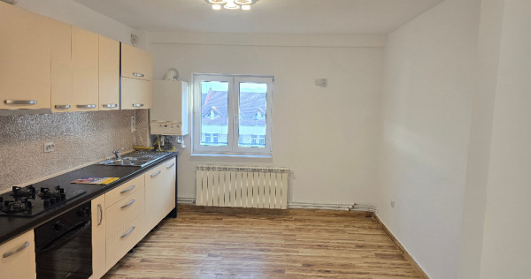 Vand apartament 4 camere decomandat in Deva, zona 22 Decembrie