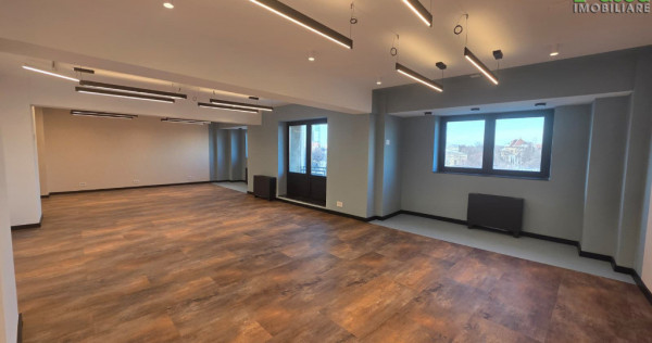Spatiu de birouri 5 camere, Piata Victoriei, semi-decomandat, 152 mpu