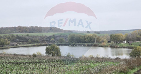 DE VANZARE LAC Pescuit sportiv 6,7ha + TEREN 6,3ha