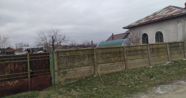 Teren intravilan 1080 mp + casa demolabila Cosoveni