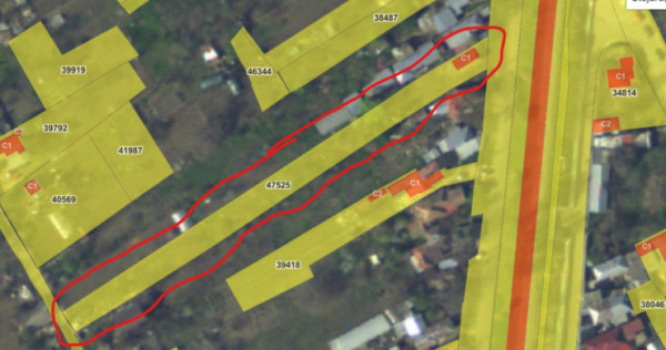 Teren cu casa demolabila, suprafata 1700 mp