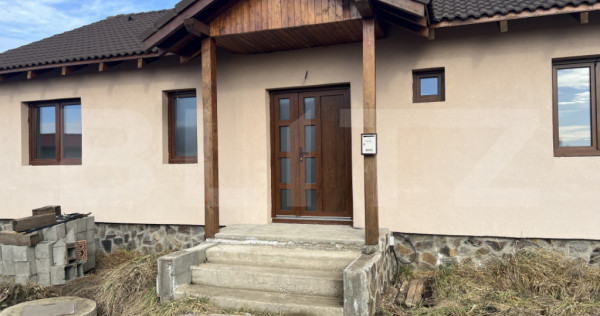 Casă luminoasă &icirc;n stil mediteranean, Ernei